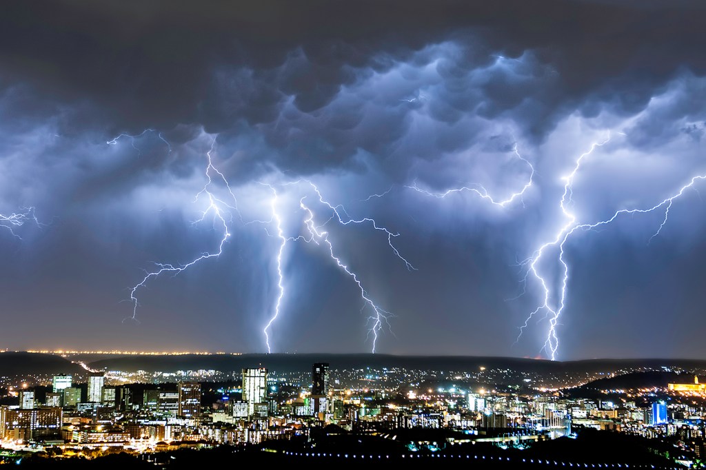 Clouds or Snow? Here Are a Few Ways to Tell the Difference