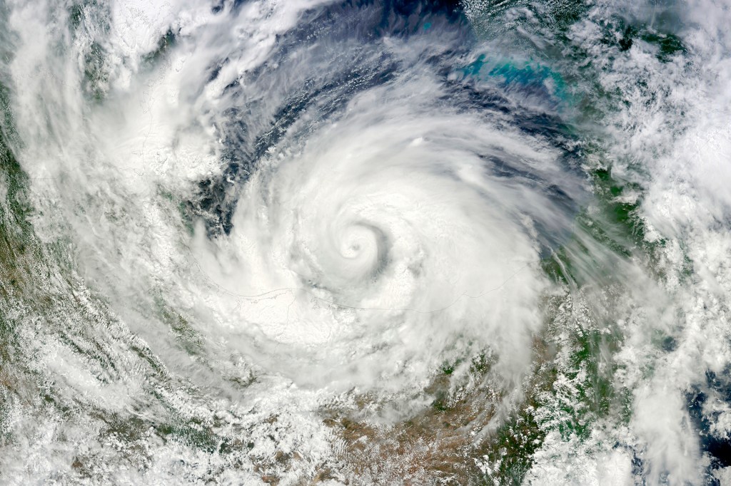 Eye of the Storm: A Book About Hurricanes (Amazing Science: Weather)